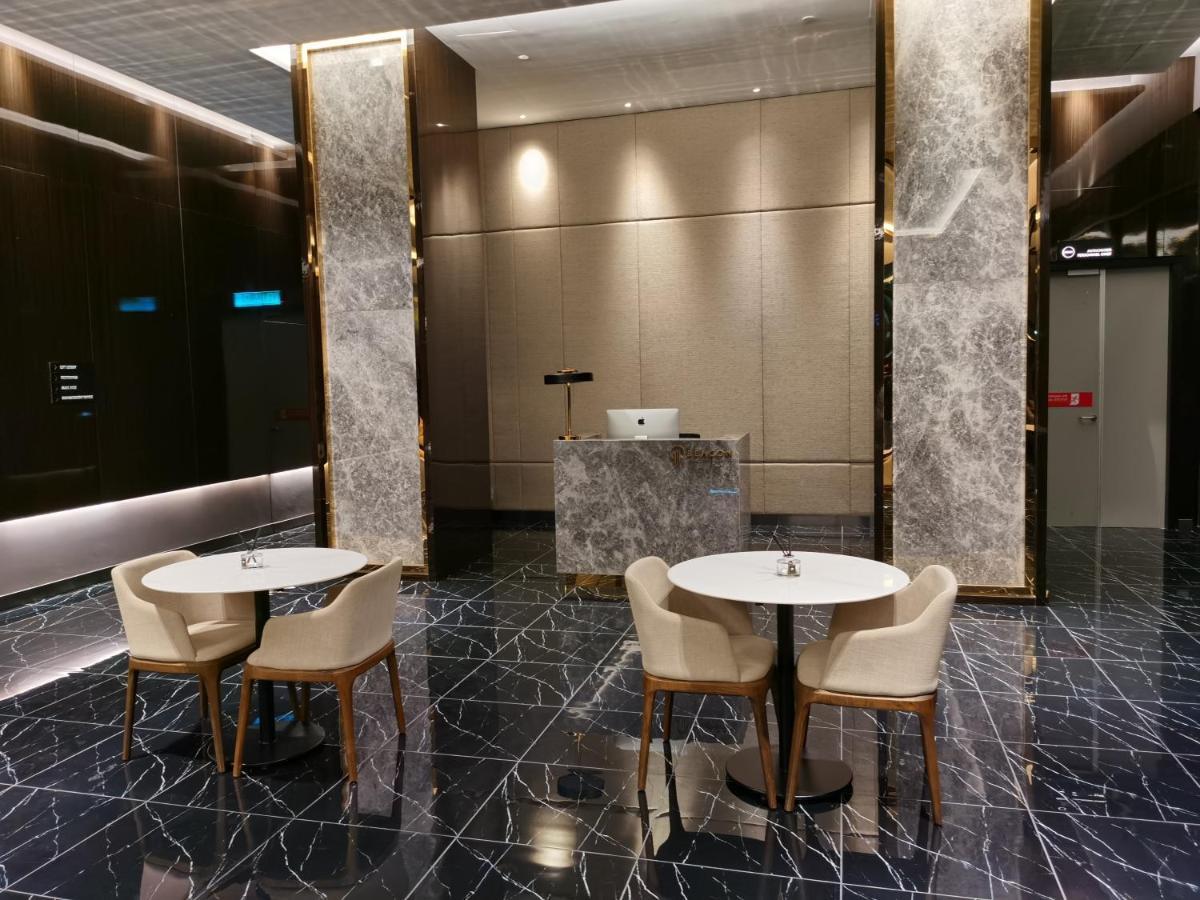 Beacon Exec Suites# Msg Chair#Disney Hotstar George Town Exterior photo